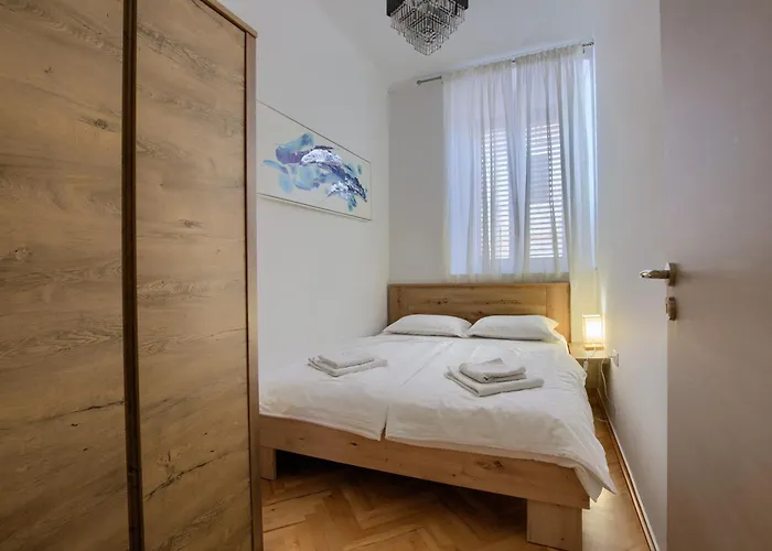 Apartment Augustus Pula